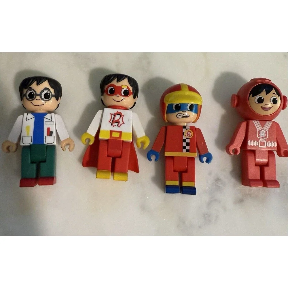 8 Ryan's World Toy Action‎ Figures Kung Fu,Gus,Robot,Titan,Diver,Doctor & Racer
